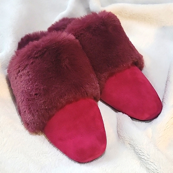Stuart Weitzman slippers - Picture 1 of 6